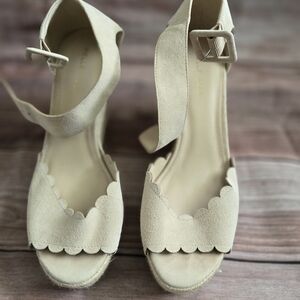 Pelle Moda Cream Scalloped Sandals